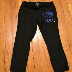 Nike Black Capri Size Small
